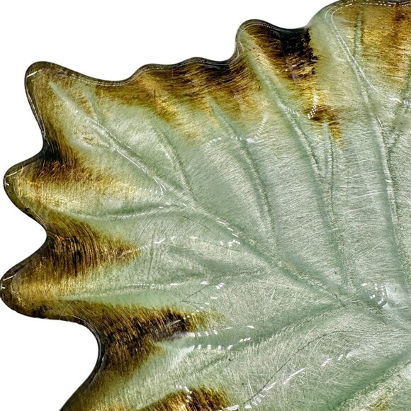Leaf-Shaped Metal Trinket or Candy Dish Green and Gold 10 x 8 inches - Picture 3 of 6